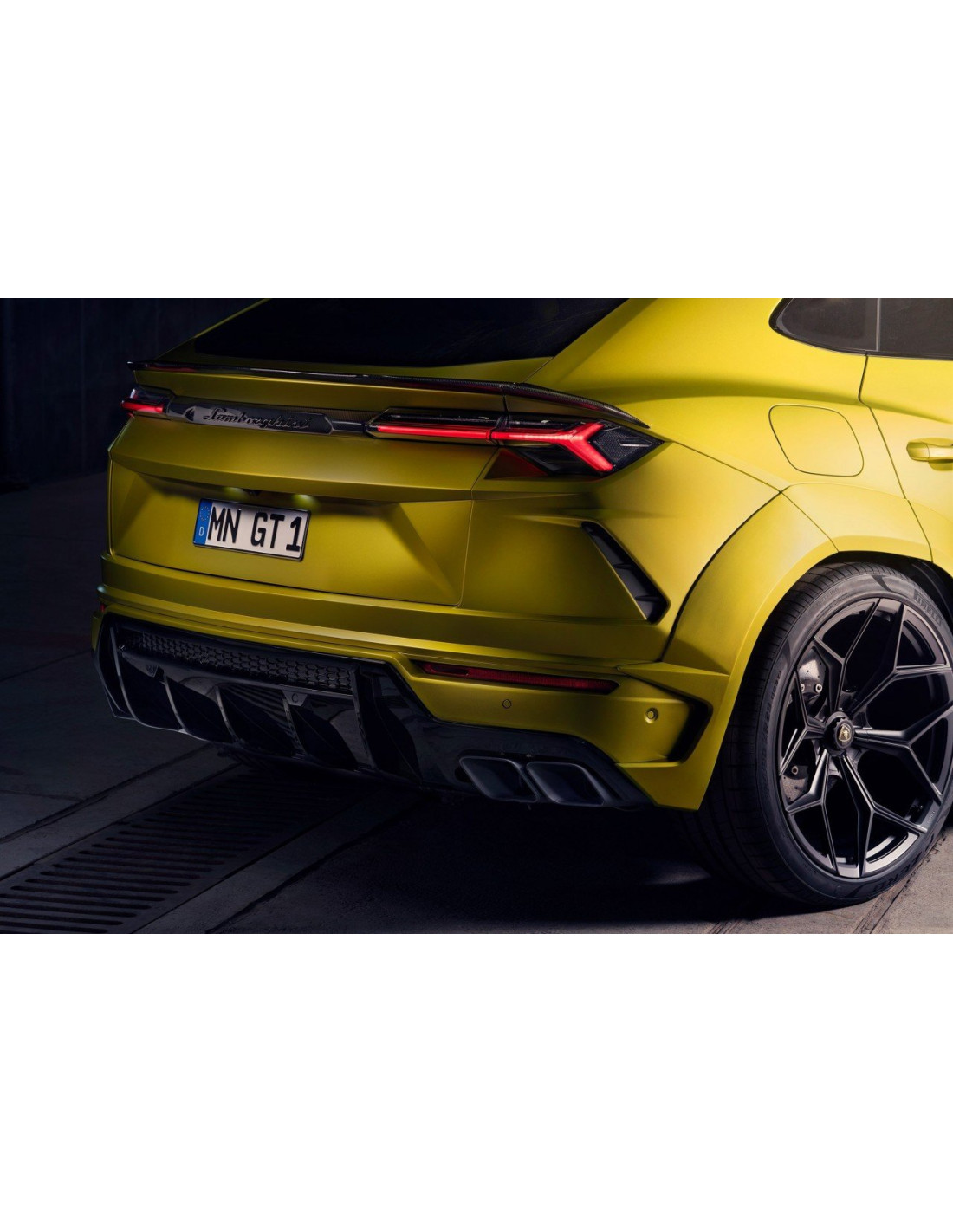 Becquet De Coffre Carbone NOVITEC Lamborghini URUS